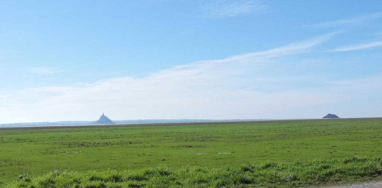 Gite De Charme "La Maison Saint-Leonard" Avec Piscine, Spa, Vue Sur Le Mont Saint-Michel Vains المظهر الخارجي الصورة